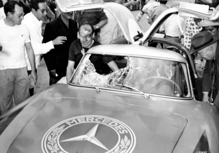 Illustration for article titled Vultures and Bombshells Make For Great Mercedes Advertising